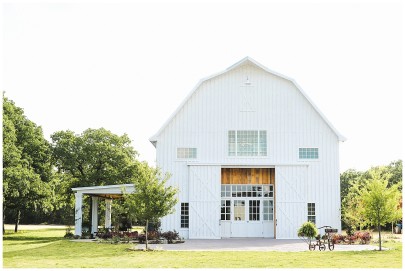 Modern Barn Wedding Venue | The White Sparrow